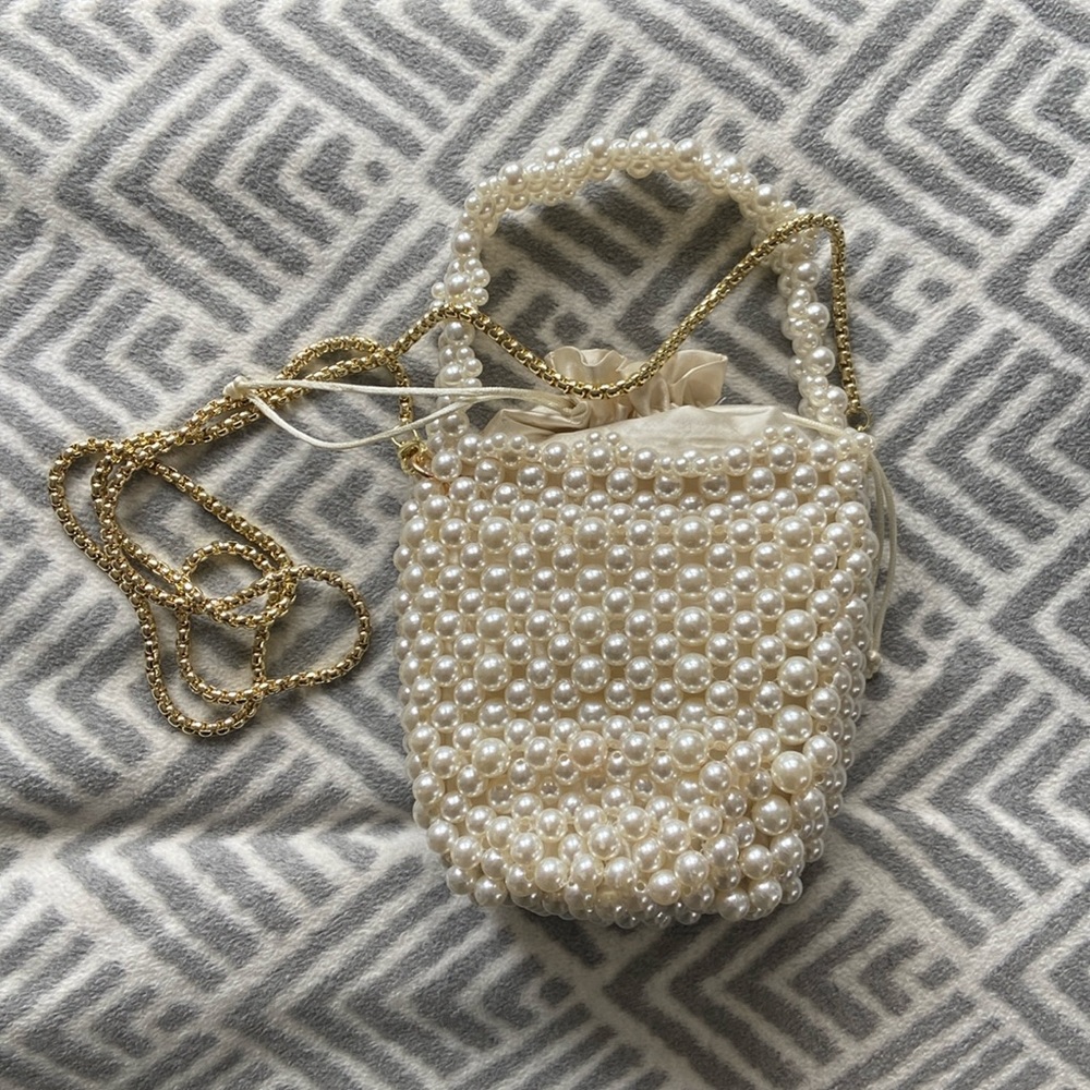 Bridal pearl handbag